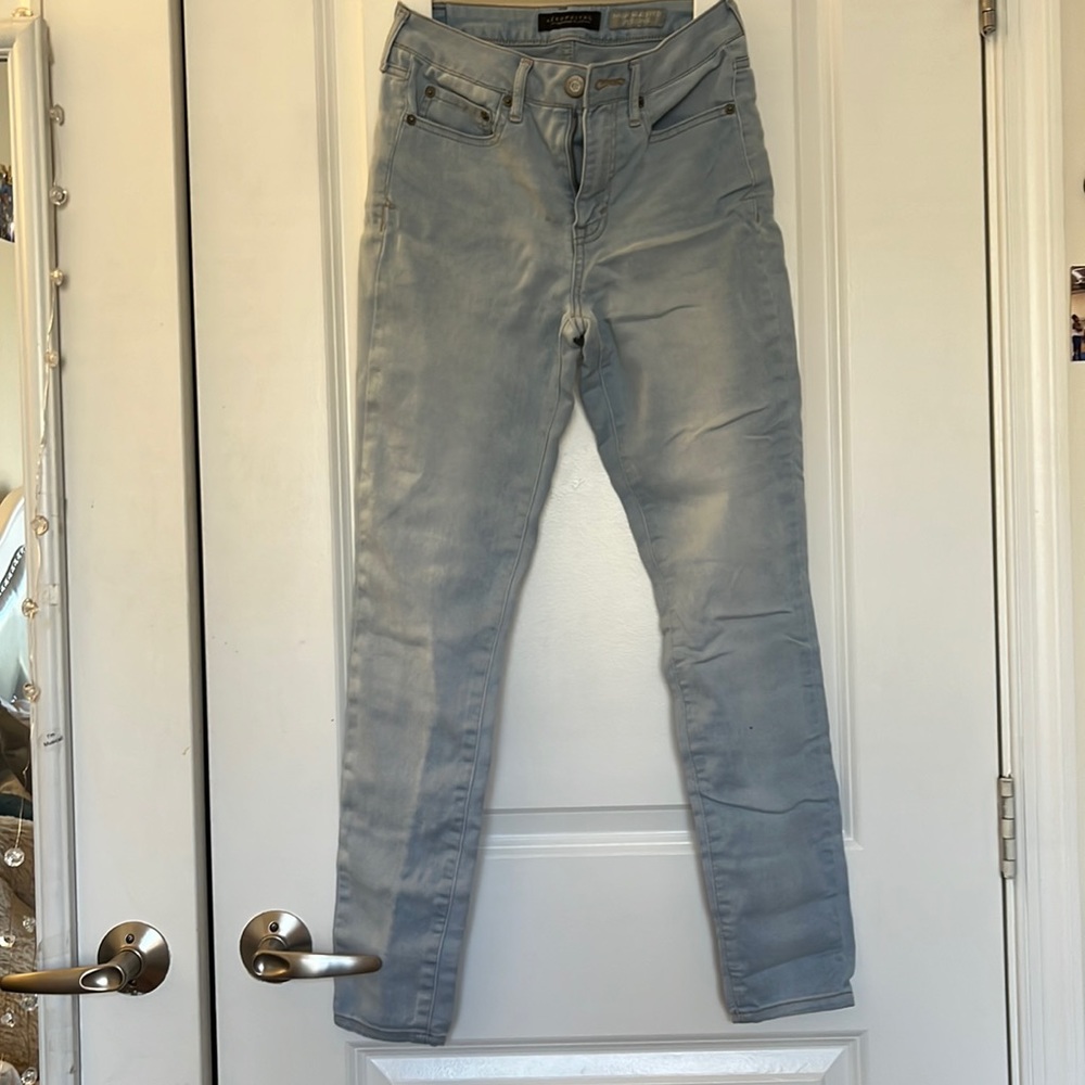 Light wash jeggings